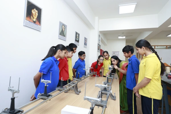 Experiential hands-on learning and collaborative projects at TSUS